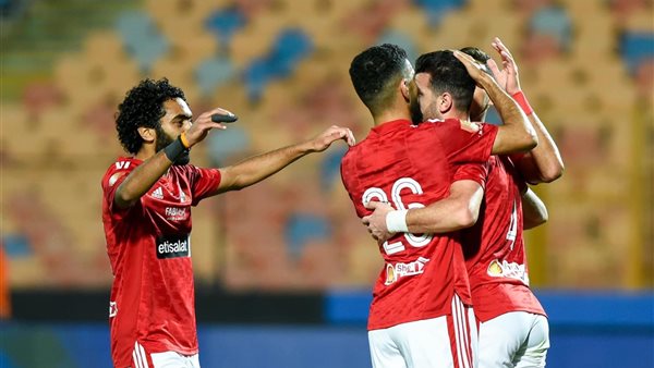عاجل| الأهلي يحسم موقفه بشأن التعاقد مع هداف الدوري المصري